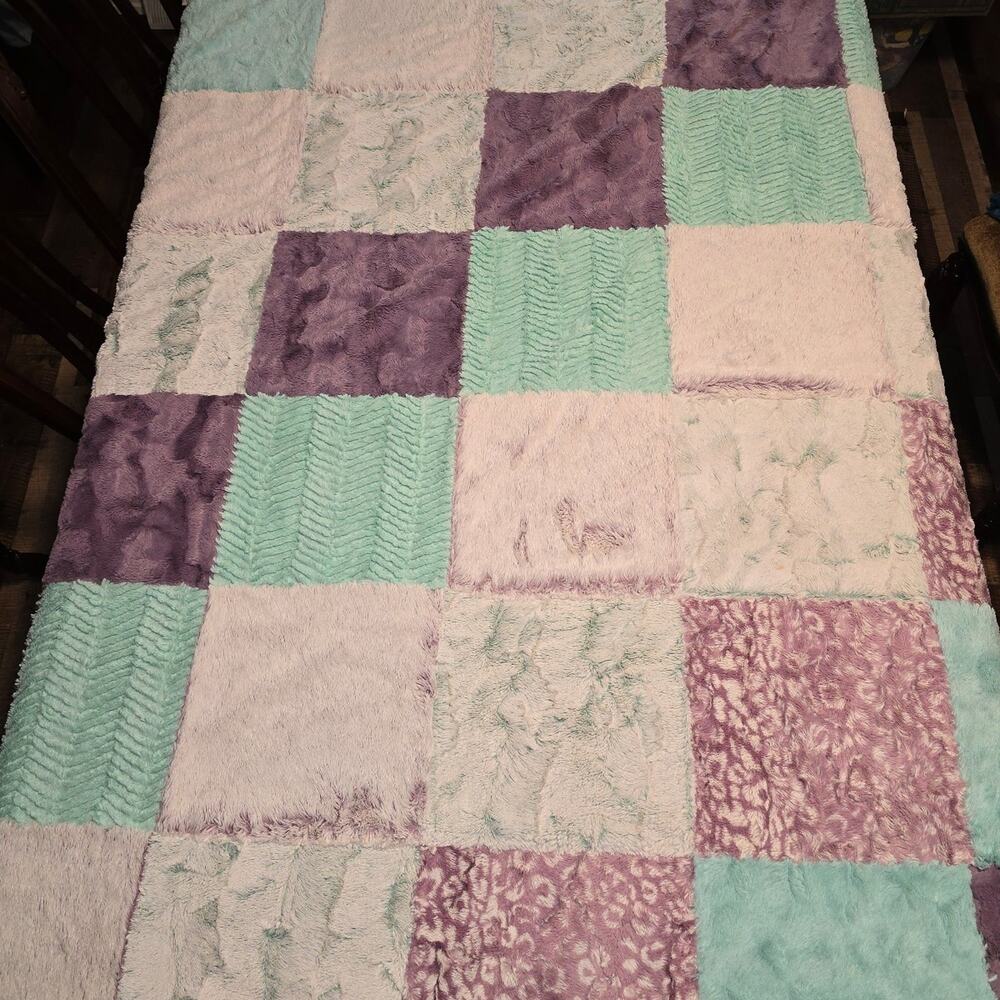 Sometimes I Sew Minky Designs XL Blanket and pillowcase